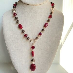 Liz Claiborne Y style beaded pendant necklace in red acrylic and brown glass